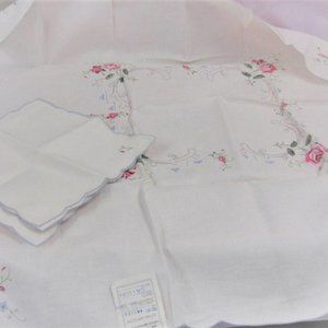ST5BSM - 100% Cotton Vintage TABLE CLOTH & Matching NAPKINS